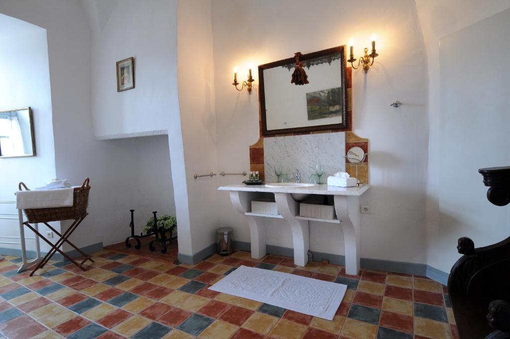 Chateau Royal De Saint-Saturnin Rum bild
